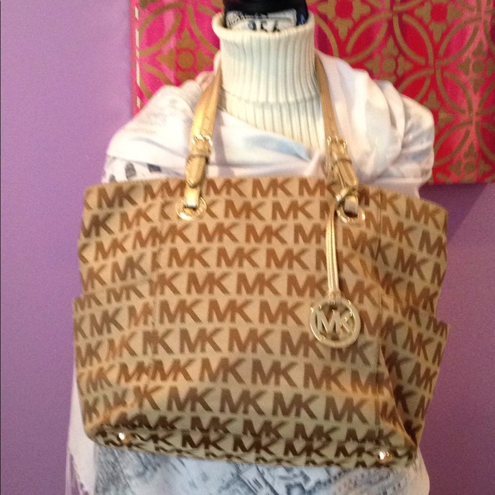 Micheal kors handbag-authentic-almost new - Picture 2 of 6